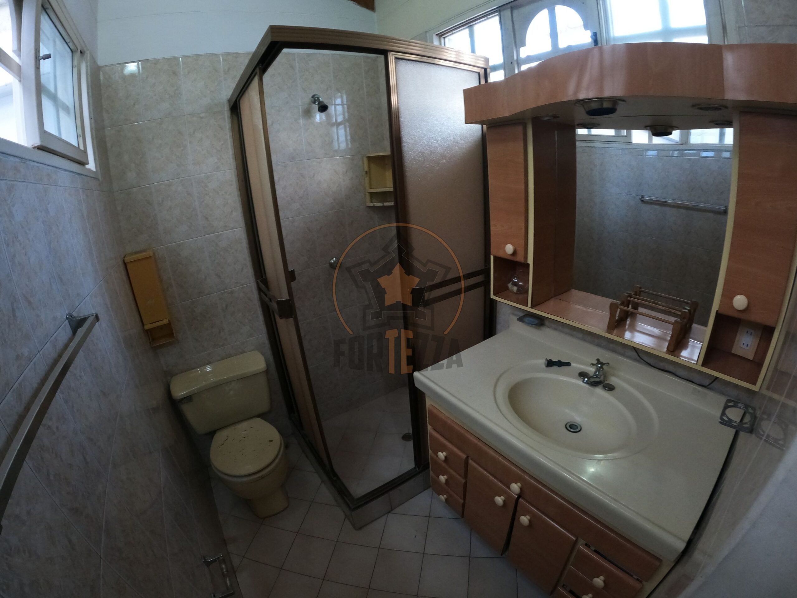 HERMOSA CASA EN VENTA-FAROLES $850MM