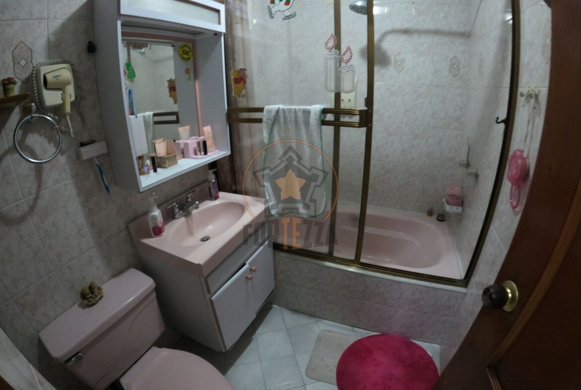 HERMOSA CASA EN VENTA-FAROLES $850MM