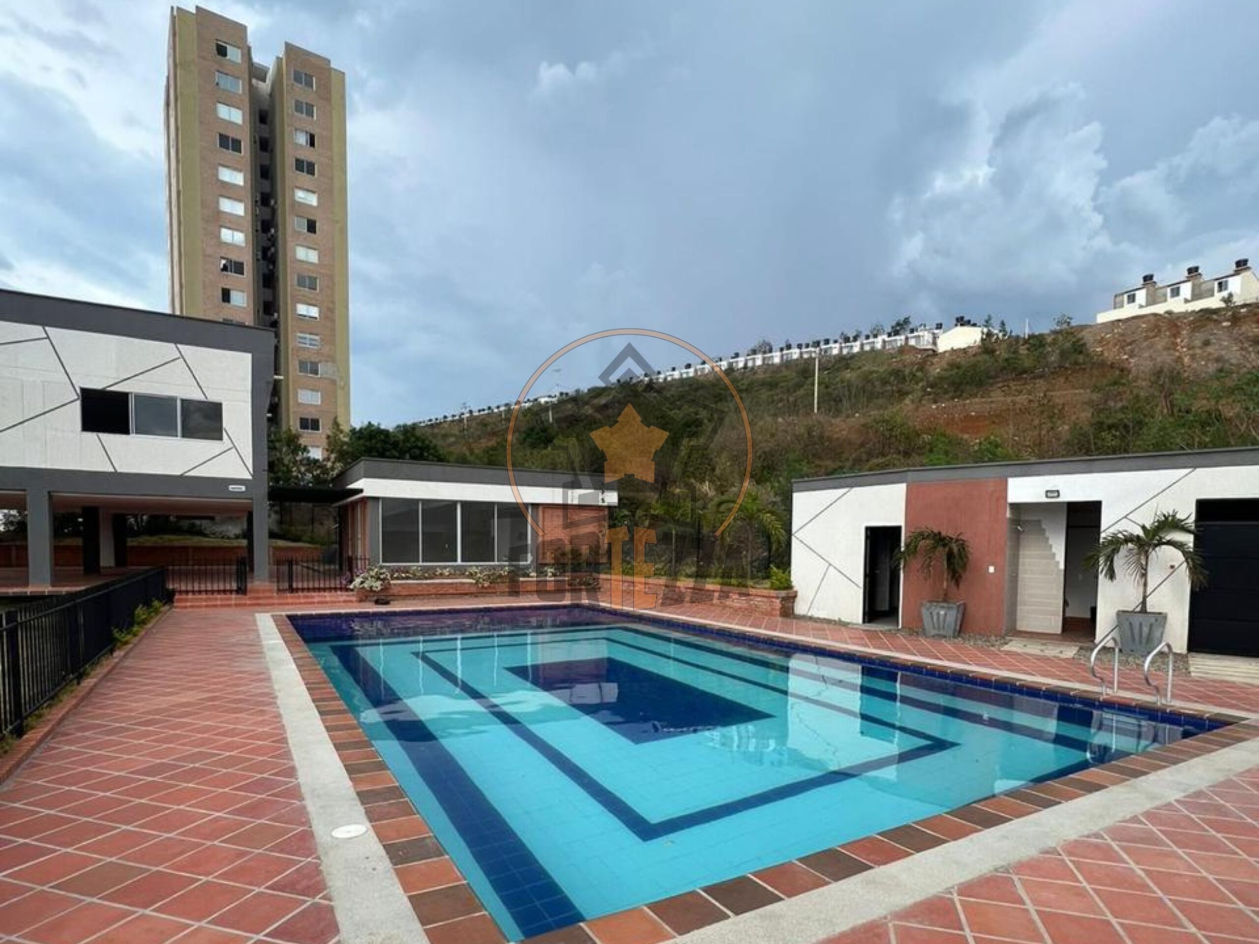 APTO EN ARRIENDO, ECONOMICO CON FULL ACABADOS.