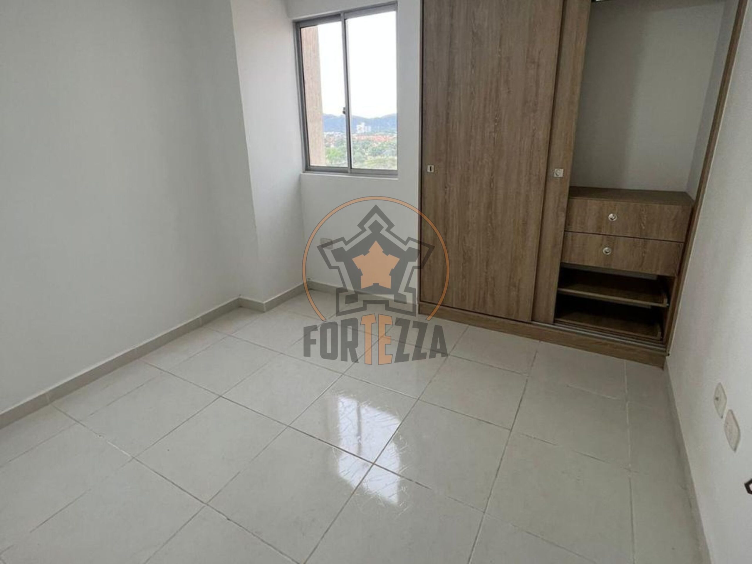 APTO EN ARRIENDO, ECONOMICO CON FULL ACABADOS.