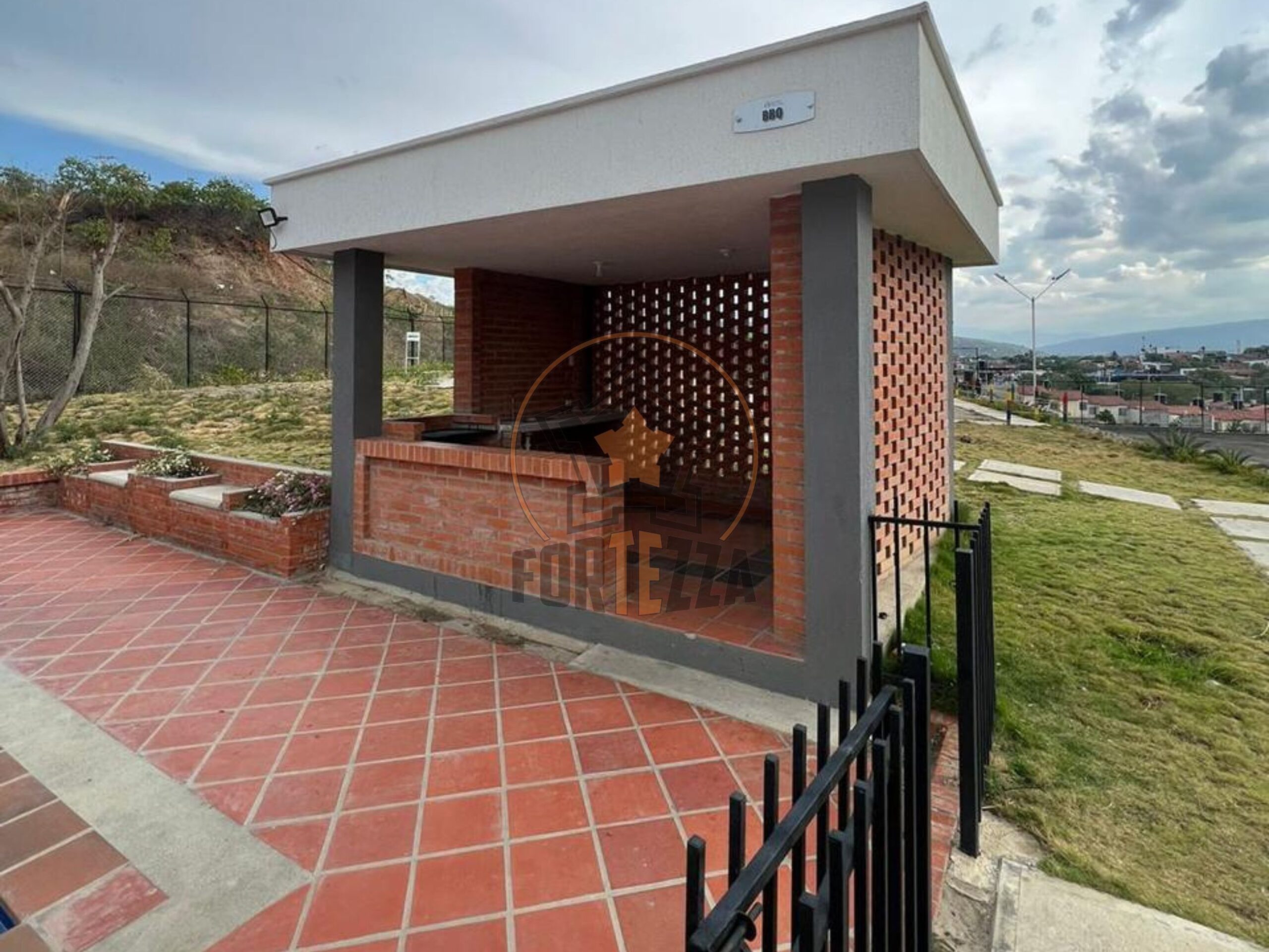 APTO EN ARRIENDO, ECONOMICO CON FULL ACABADOS.