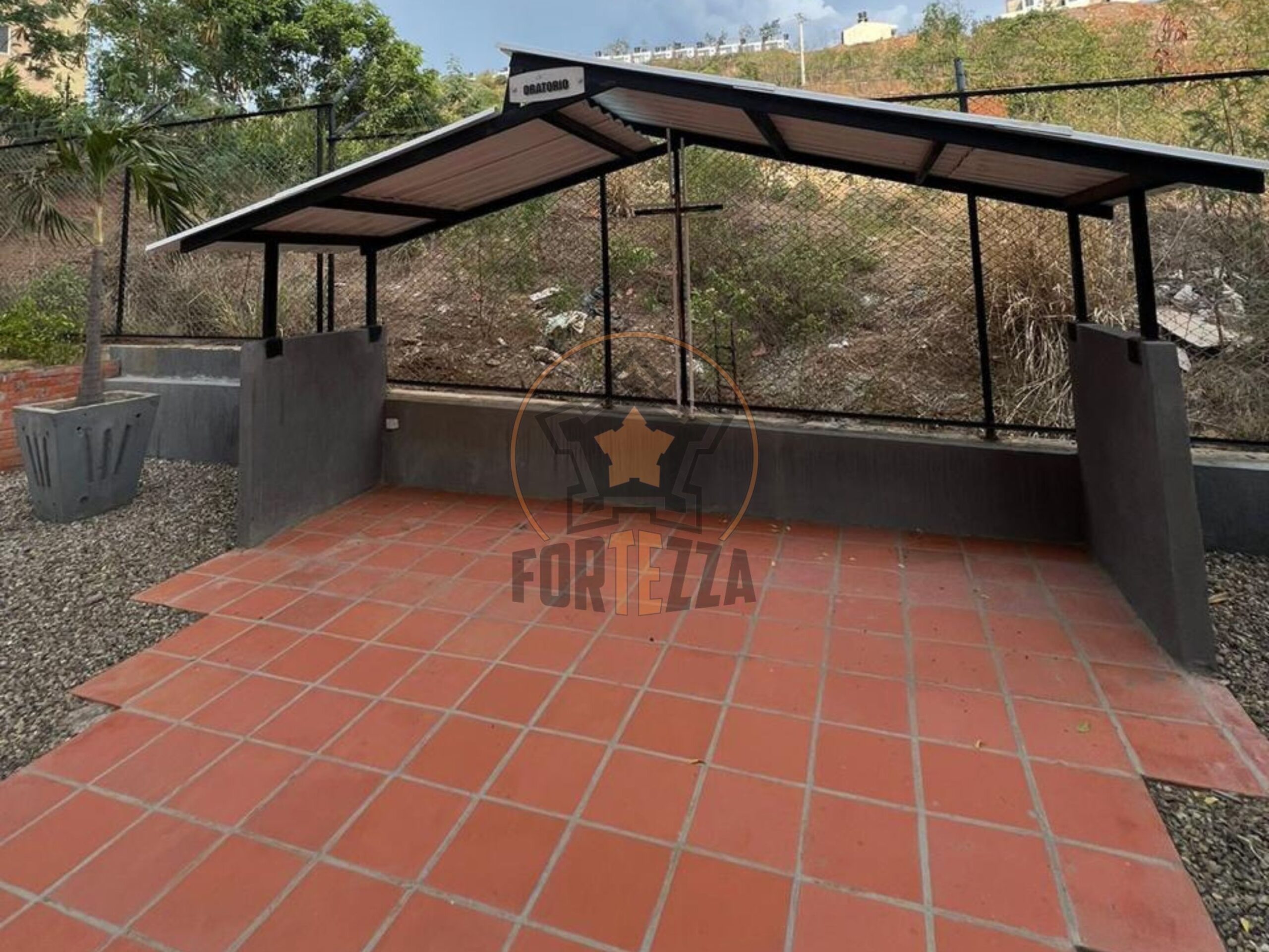 APTO EN ARRIENDO, ECONOMICO CON FULL ACABADOS.