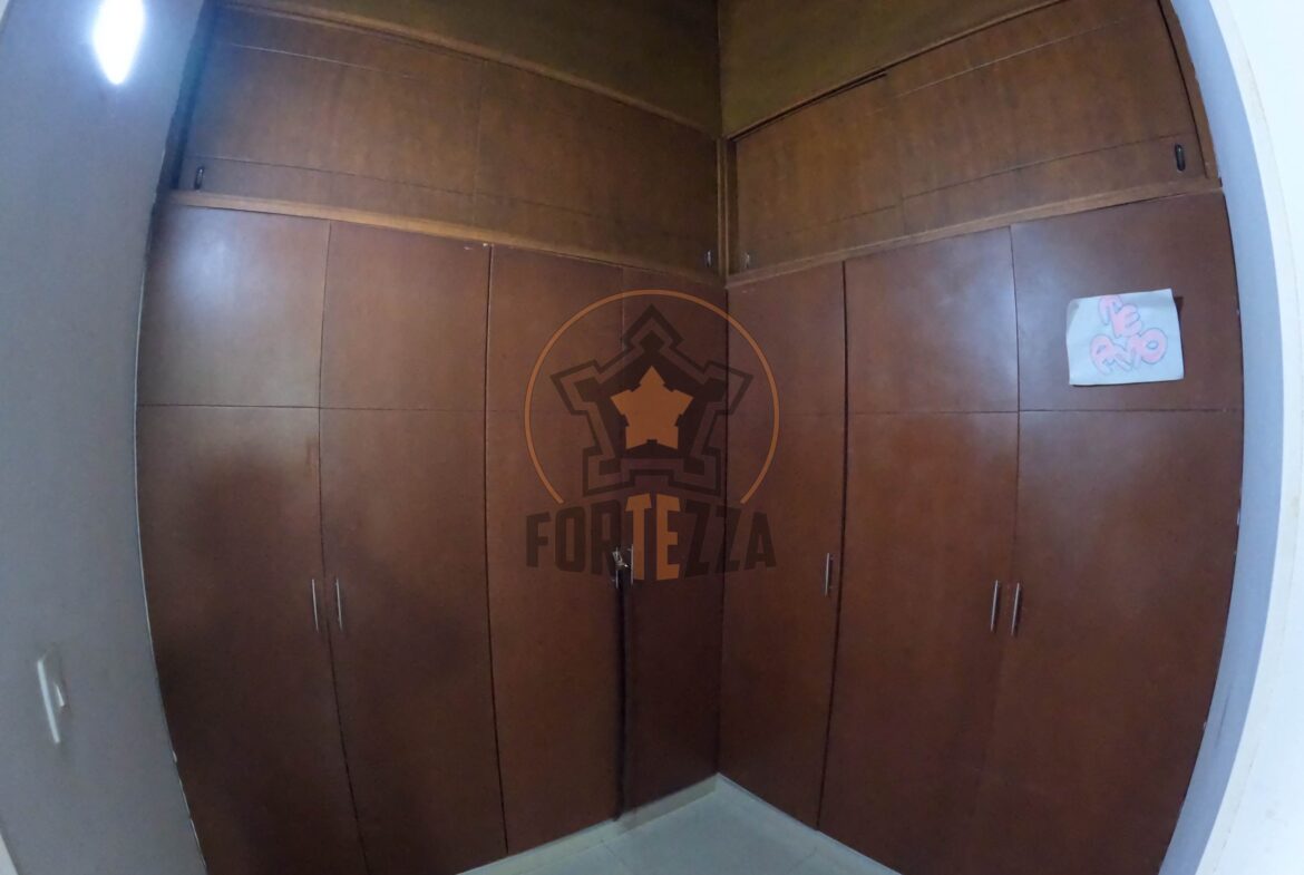Casa de 2 pisos en arriendo en parques central, cerca a la Av. Libertadores.