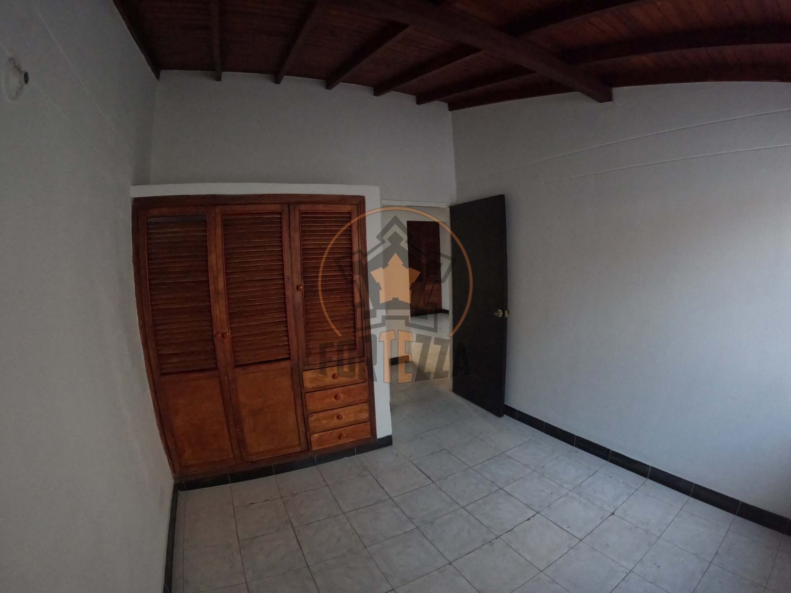 Casa en venta, los pinos, estrato 4. $300 millones