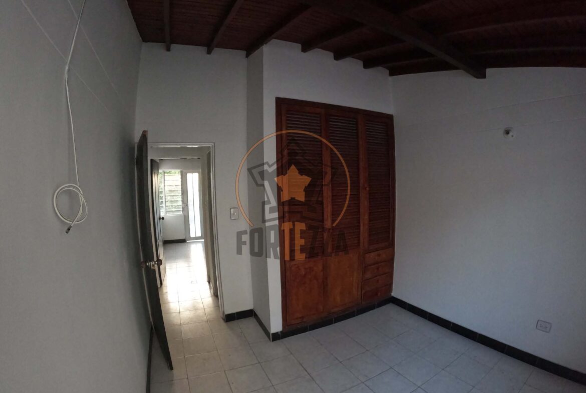 Casa en venta, los pinos, estrato 4. $300 millones