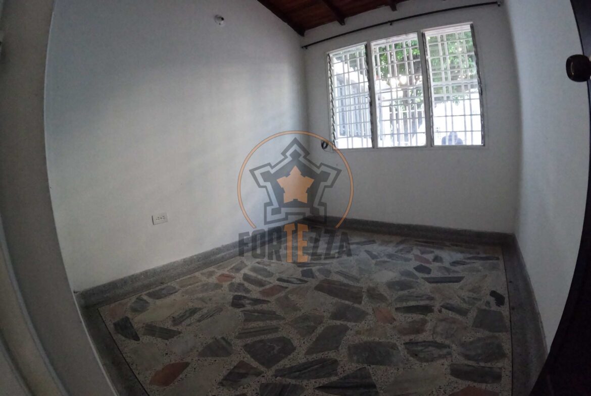 Casa en venta, los pinos, estrato 4. $300 millones