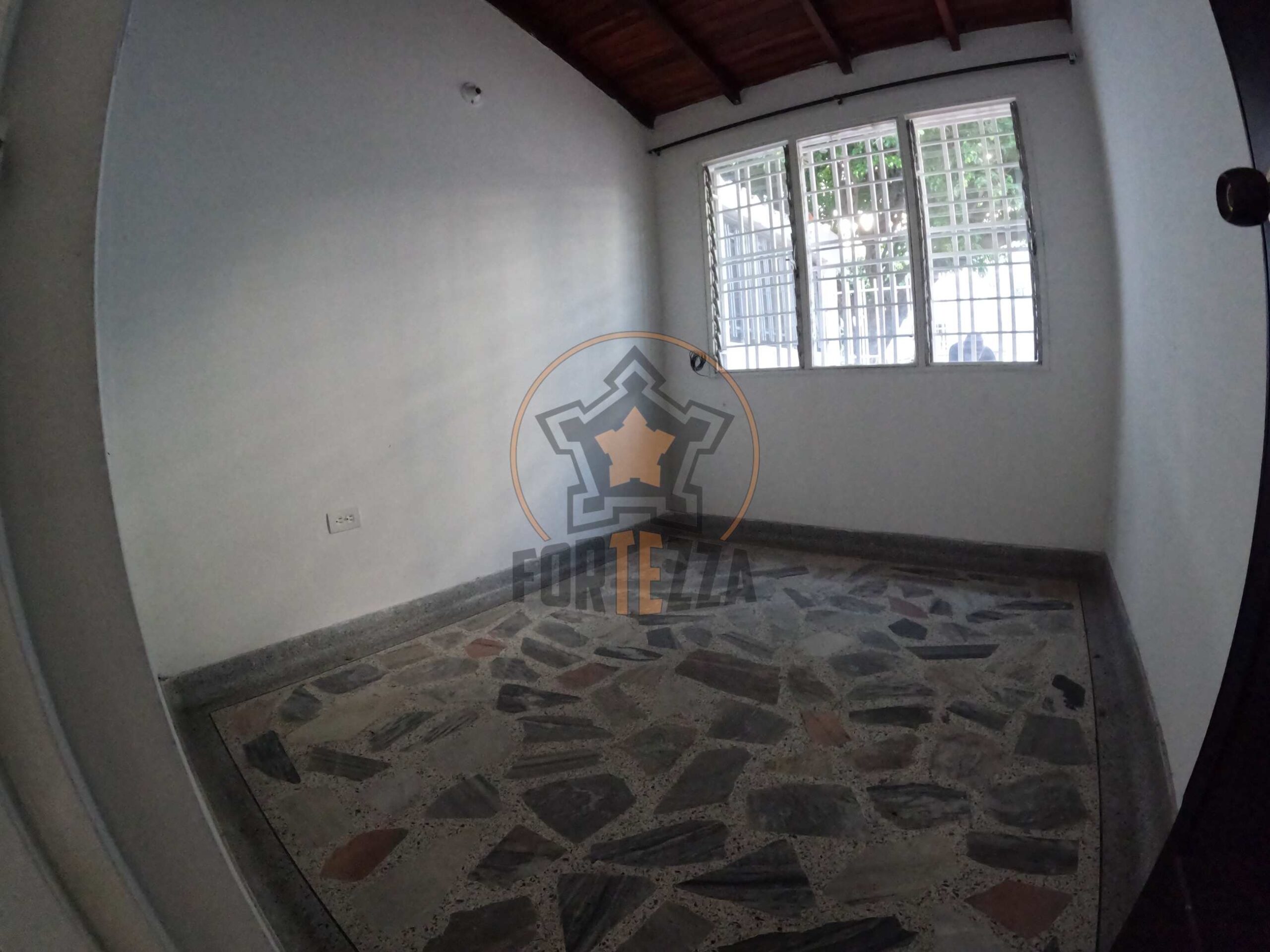 Casa en venta, los pinos, estrato 4. $300 millones