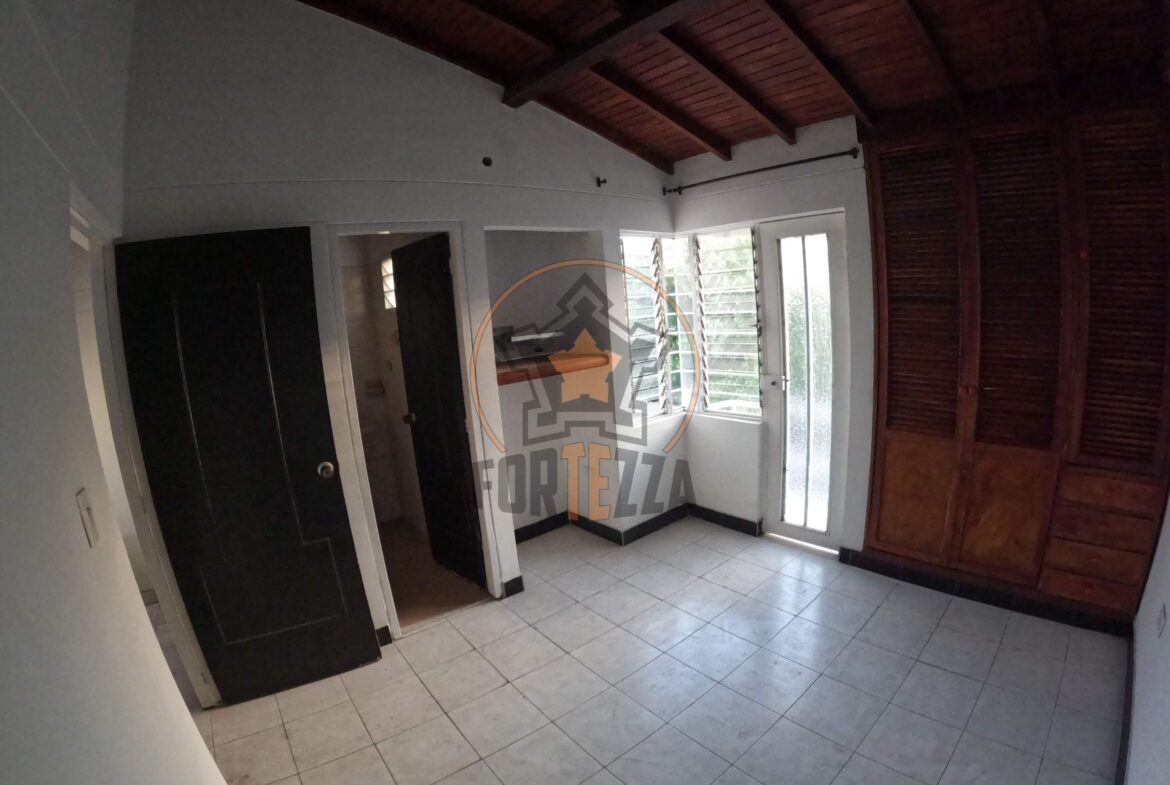 Casa en venta, los pinos, estrato 4. $300 millones