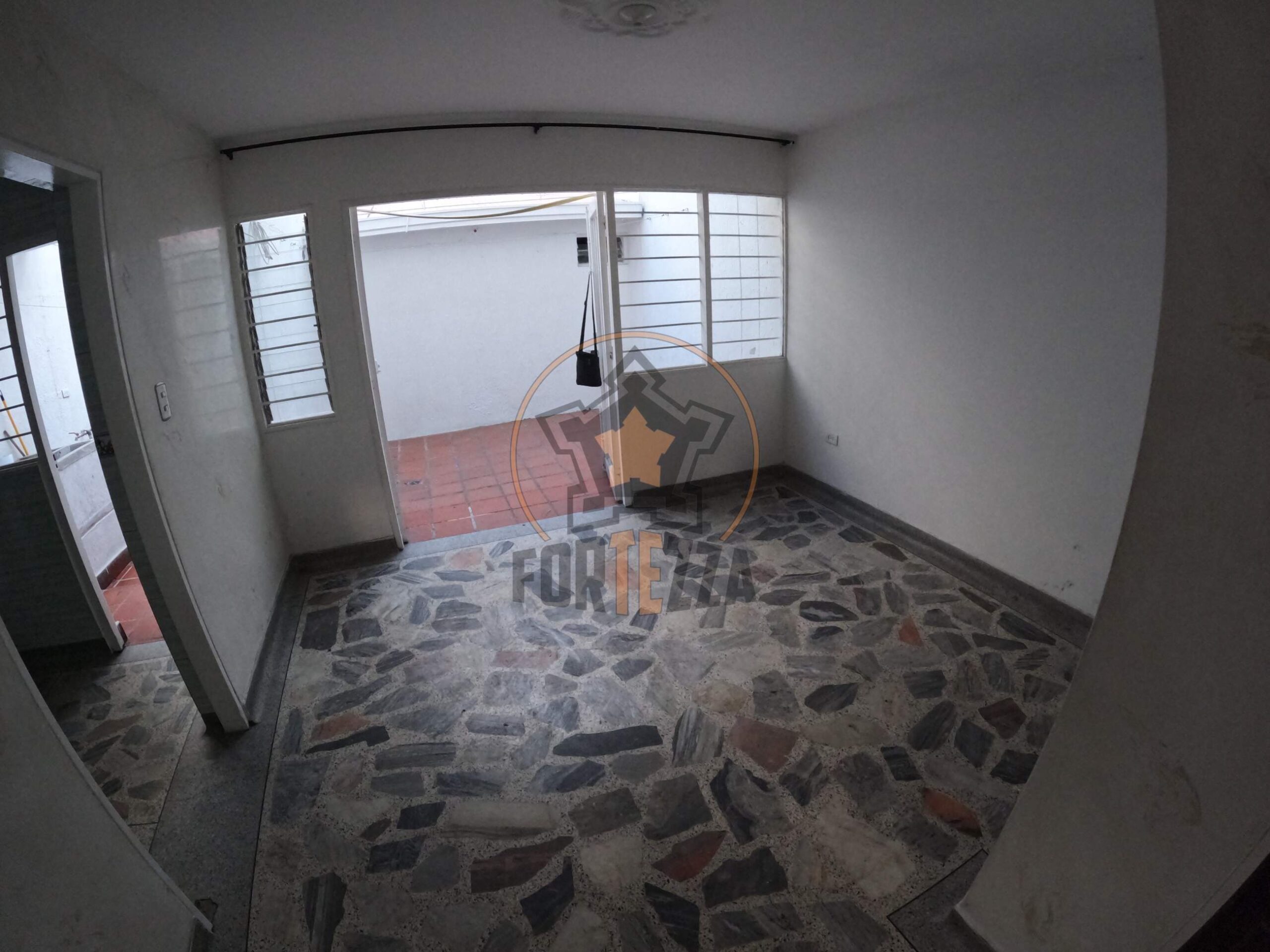 Casa en venta, los pinos, estrato 4. $300 millones