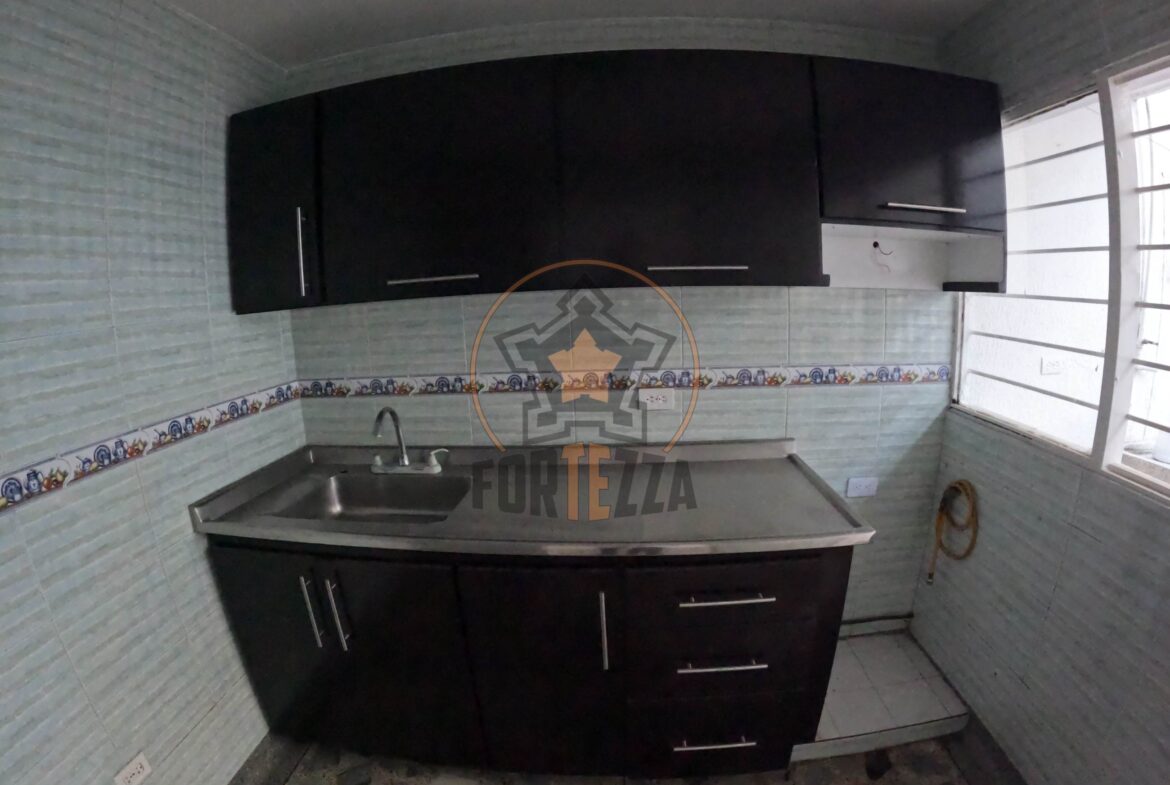 Casa en venta, los pinos, estrato 4. $300 millones