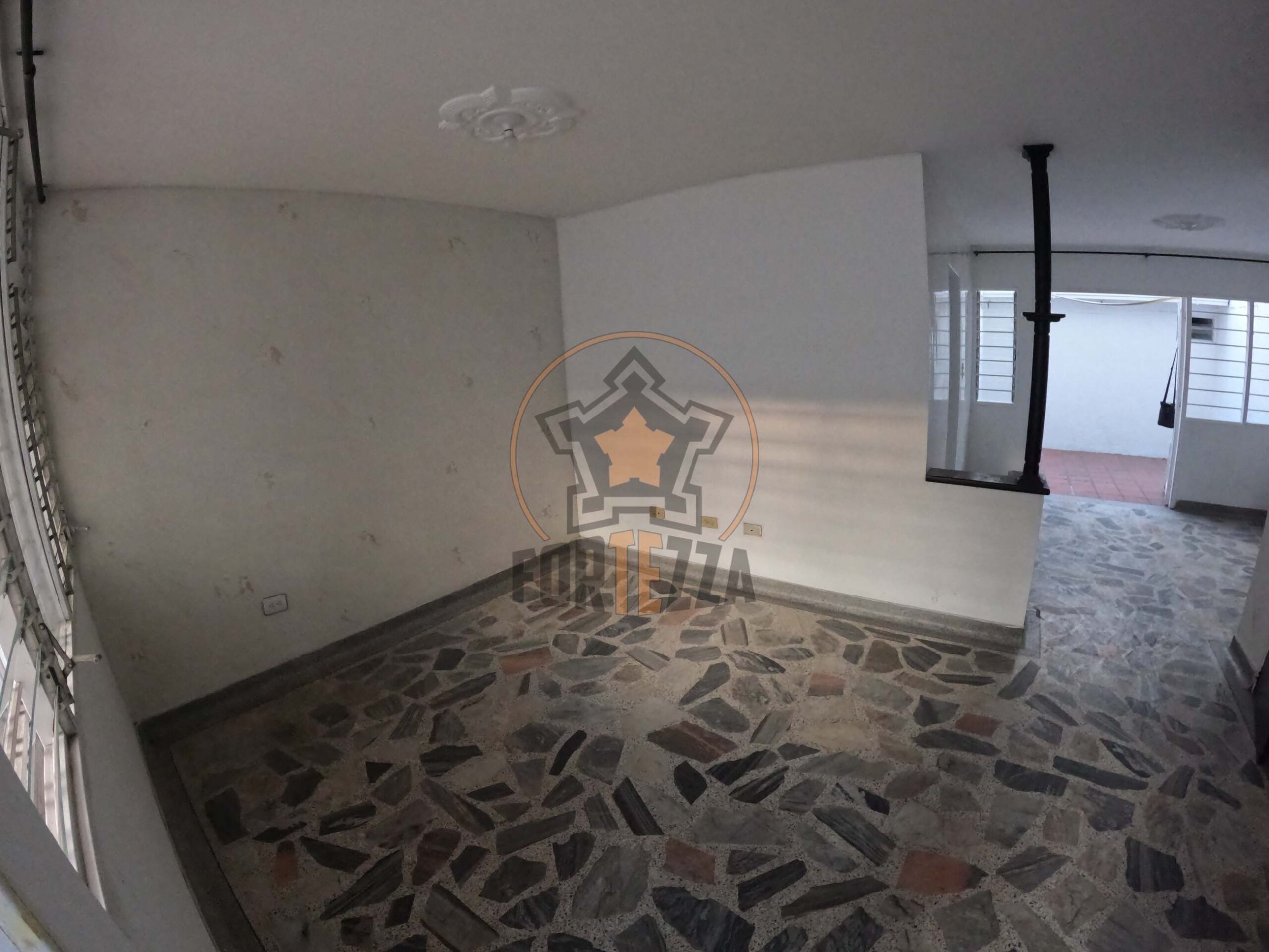 Casa en venta, los pinos, estrato 4. $300 millones