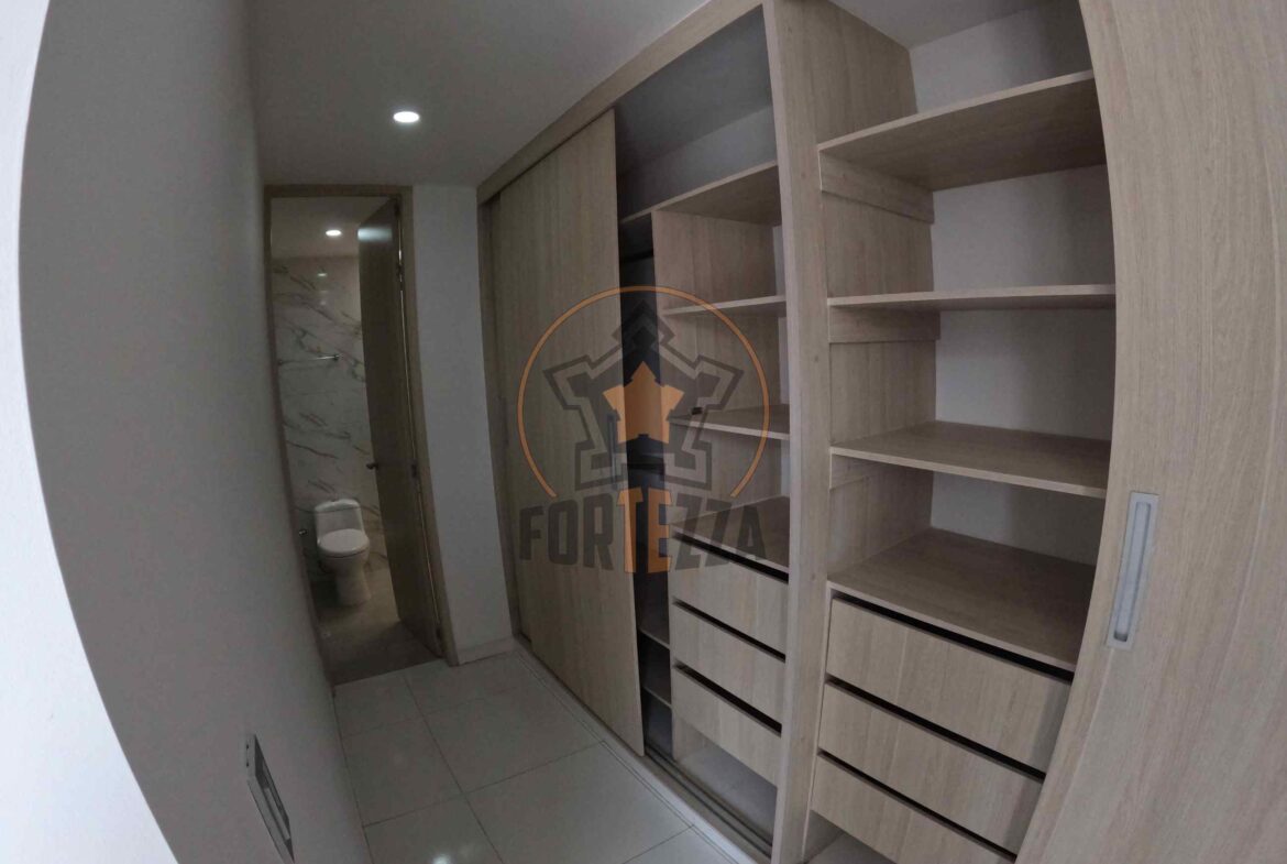 Espectacular casa en arriendo con acabados de lujo por la Av. Libertadores.