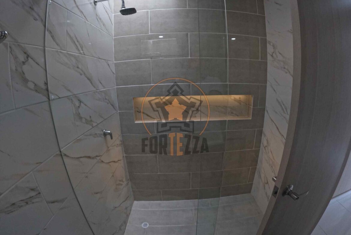 Espectacular casa en arriendo con acabados de lujo por la Av. Libertadores.