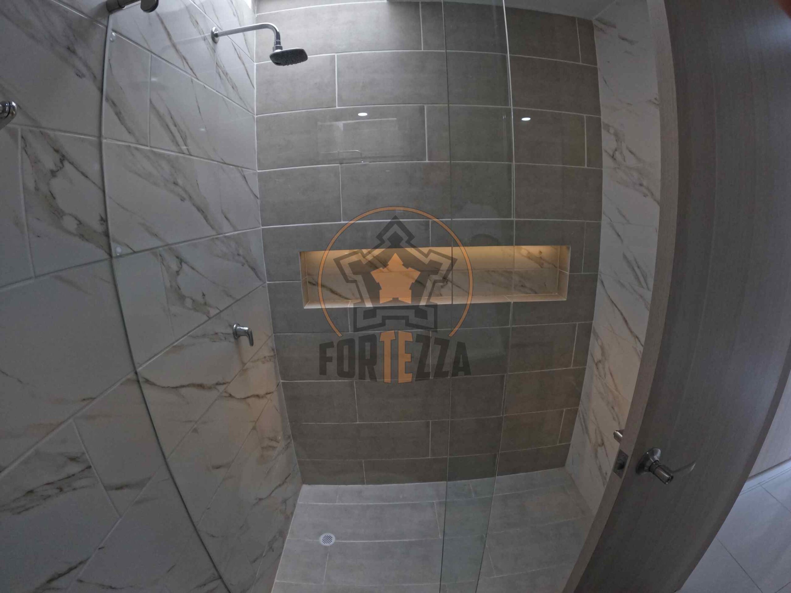 Espectacular casa en arriendo con acabados de lujo por la Av. Libertadores.