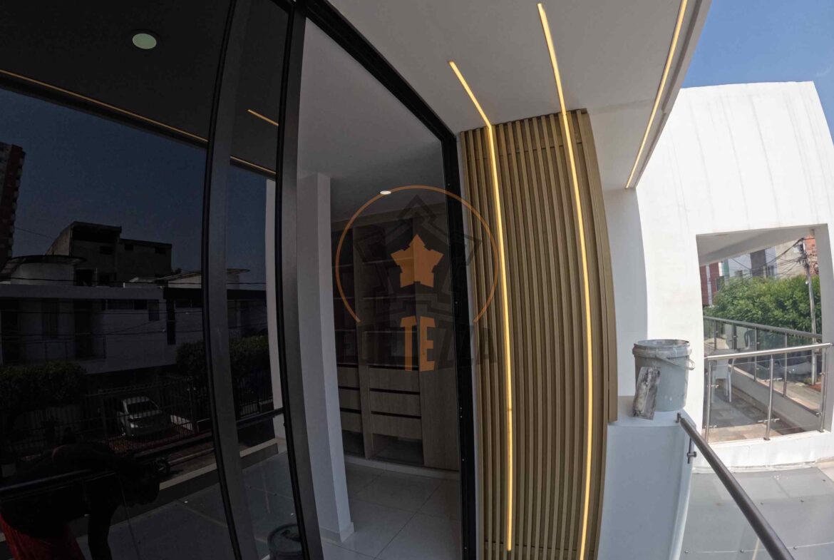 Espectacular casa en arriendo con acabados de lujo por la Av. Libertadores.