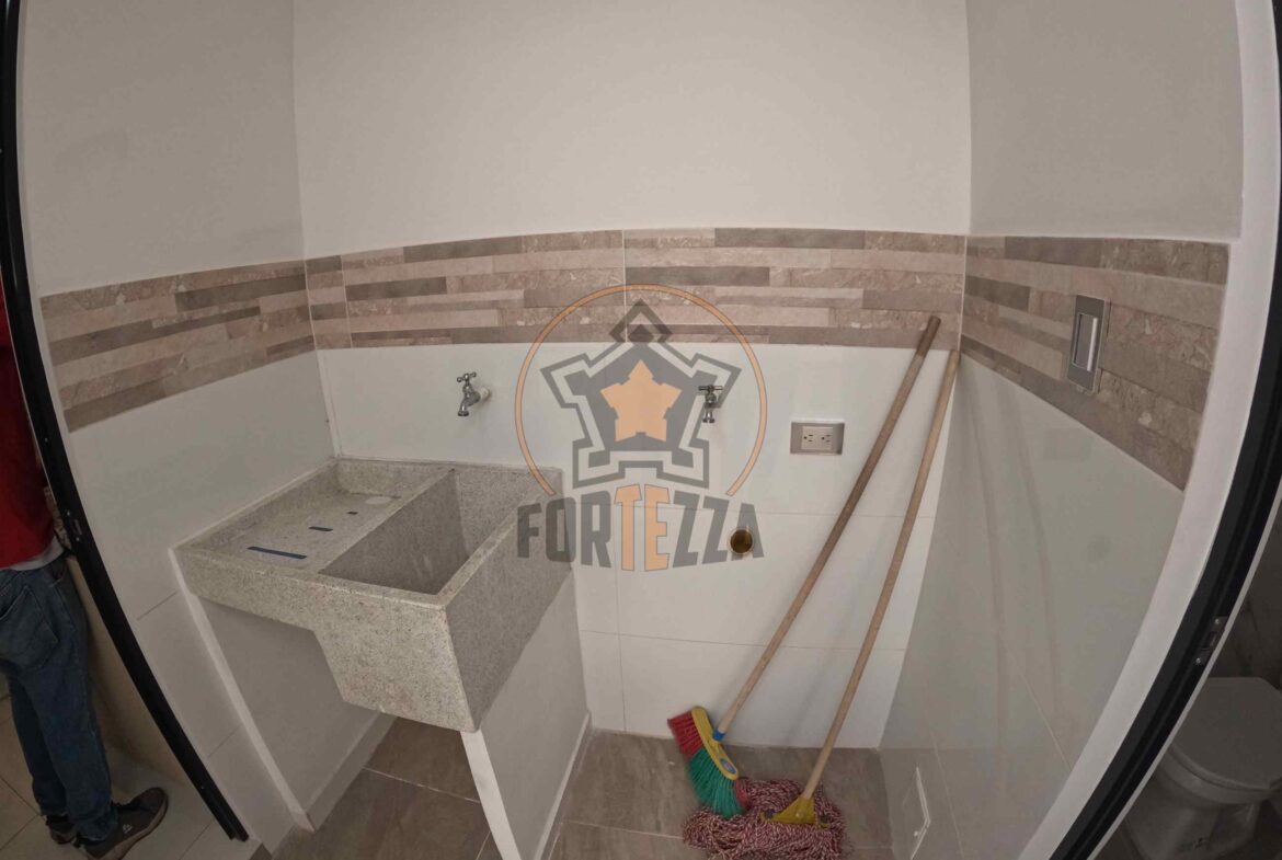 Espectacular casa en arriendo con acabados de lujo por la Av. Libertadores.