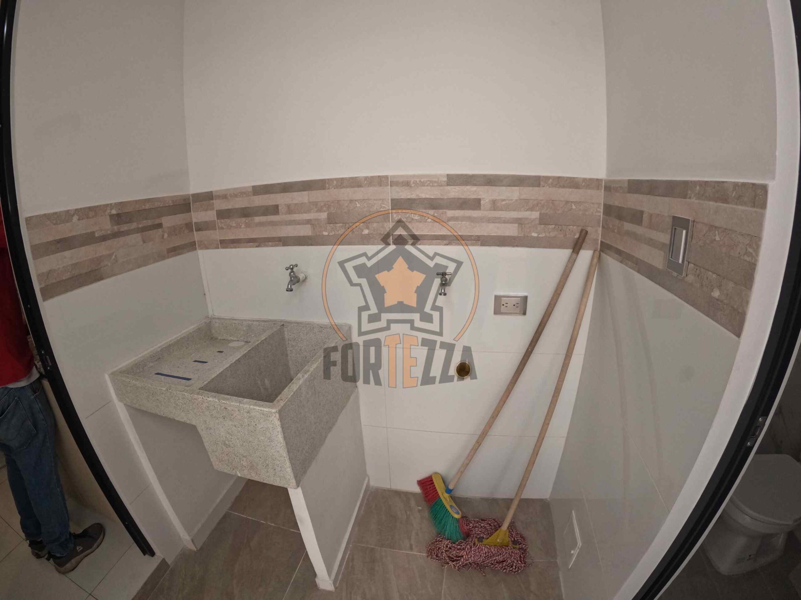Espectacular casa en arriendo con acabados de lujo por la Av. Libertadores.