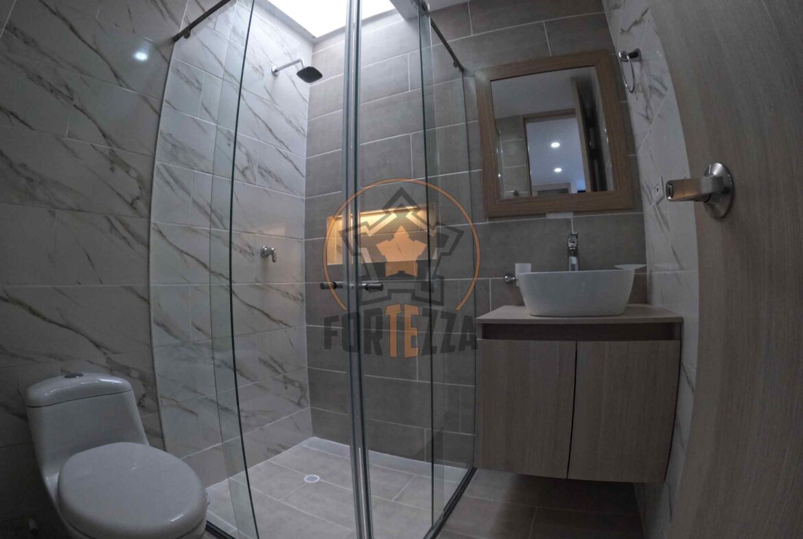 Espectacular casa en arriendo con acabados de lujo por la Av. Libertadores.