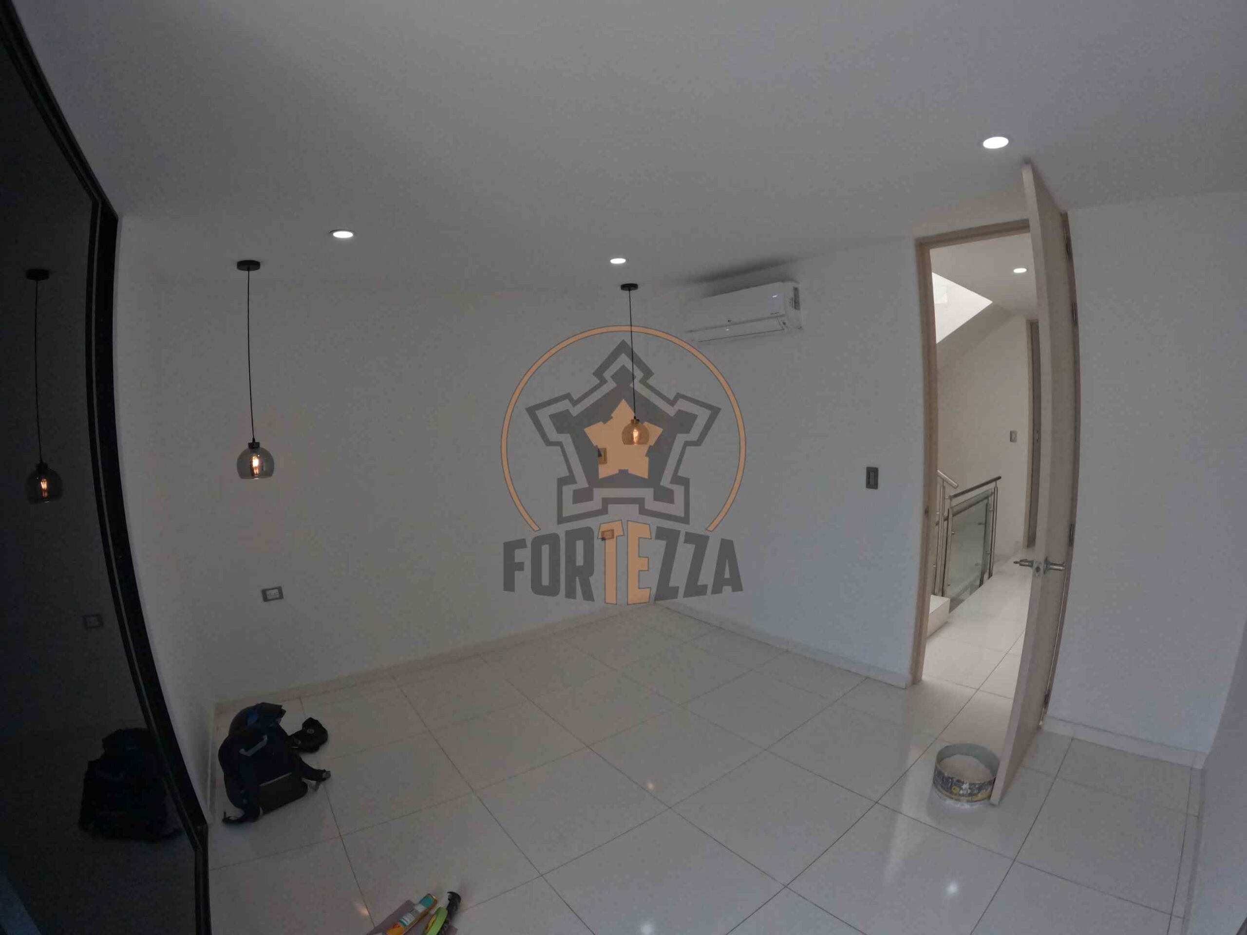 Espectacular casa en arriendo con acabados de lujo por la Av. Libertadores.