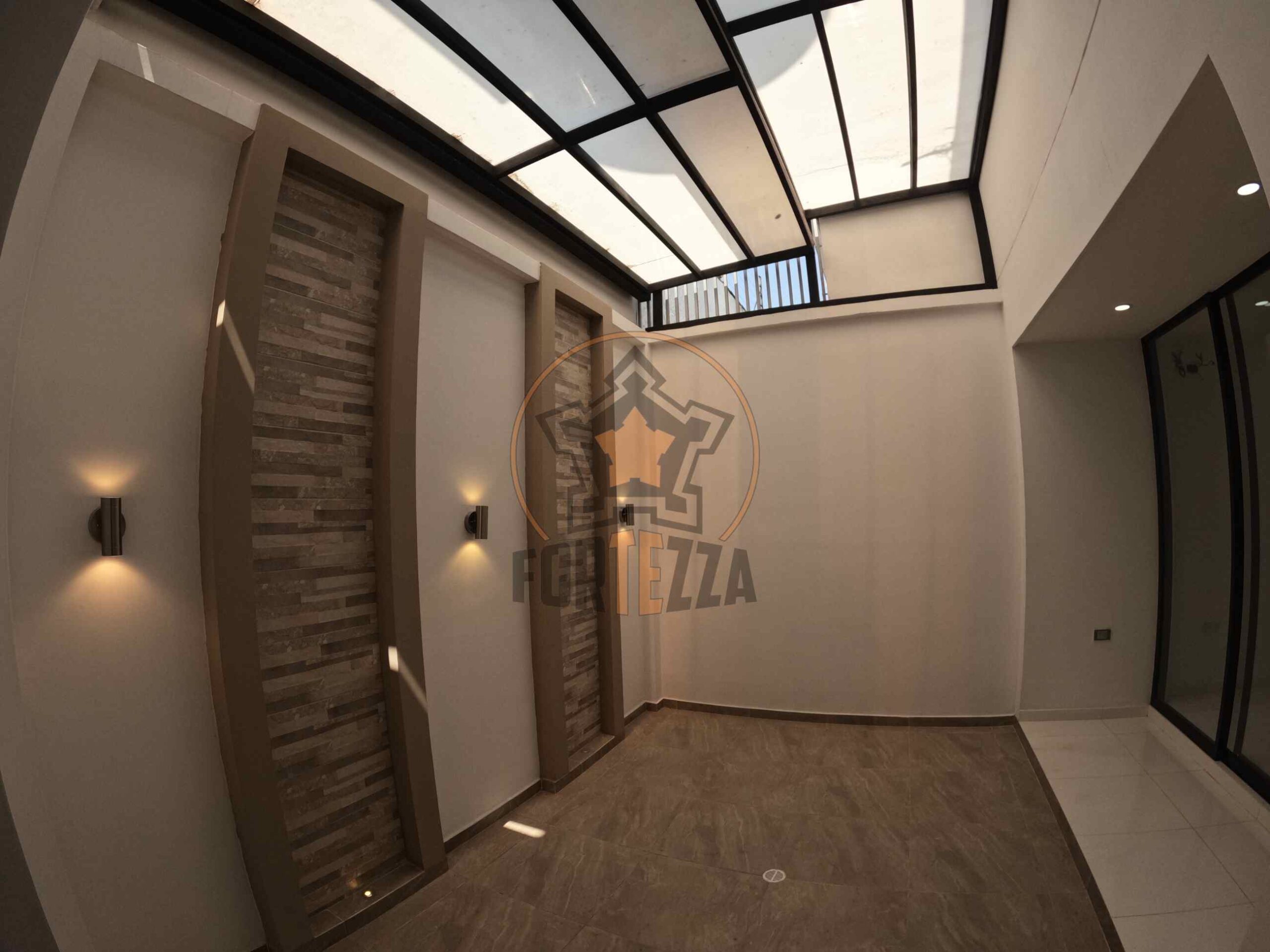 Espectacular casa en arriendo con acabados de lujo por la Av. Libertadores.