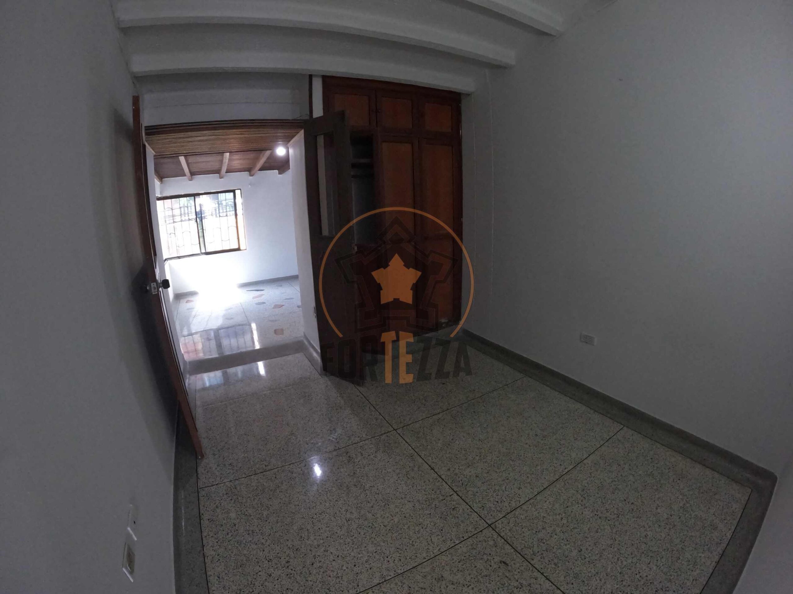 Casa en arriendo, conjunto cerrado por la avenida libertadores.