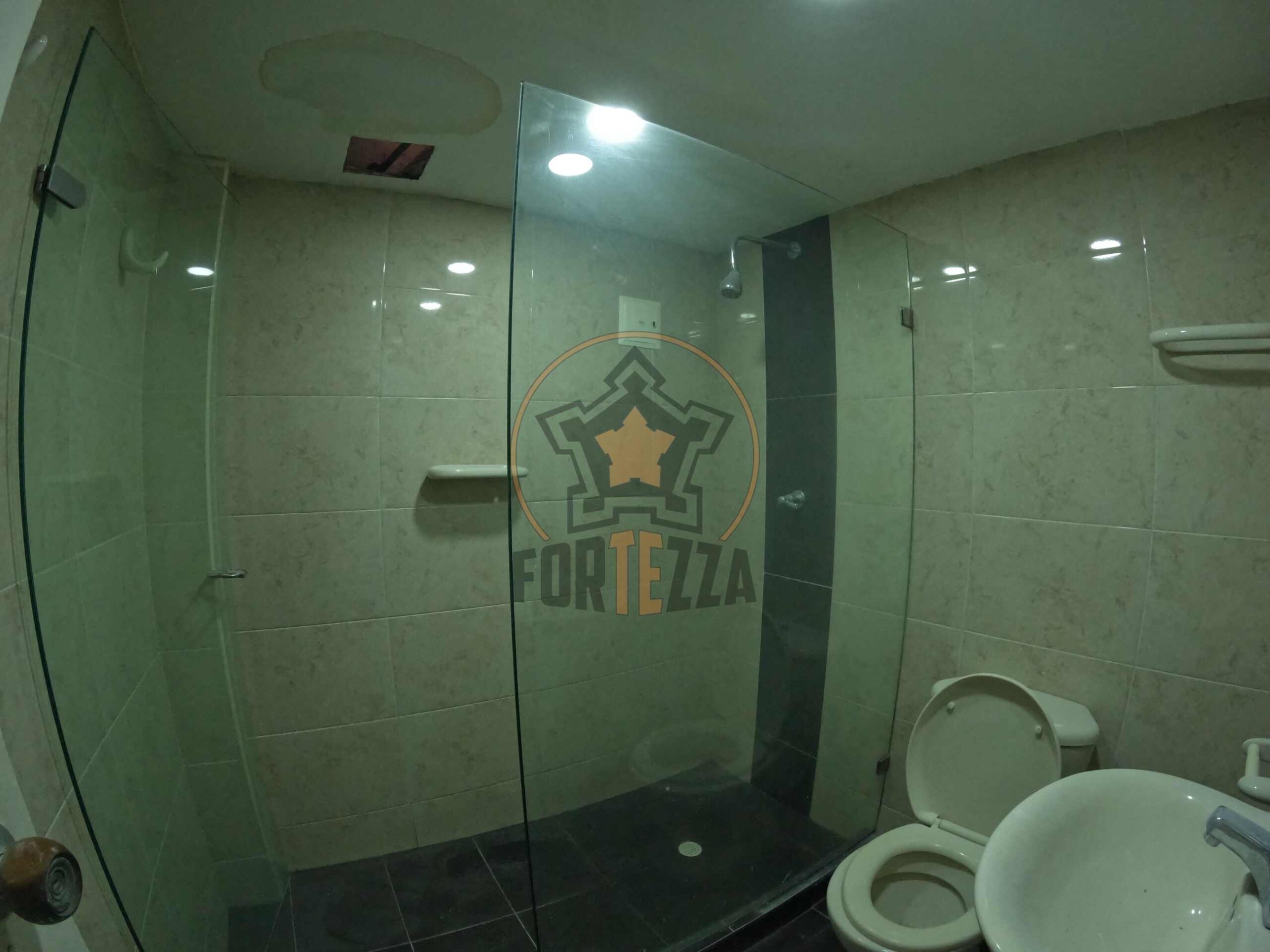Casa en arriendo, conjunto cerrado por la avenida libertadores.