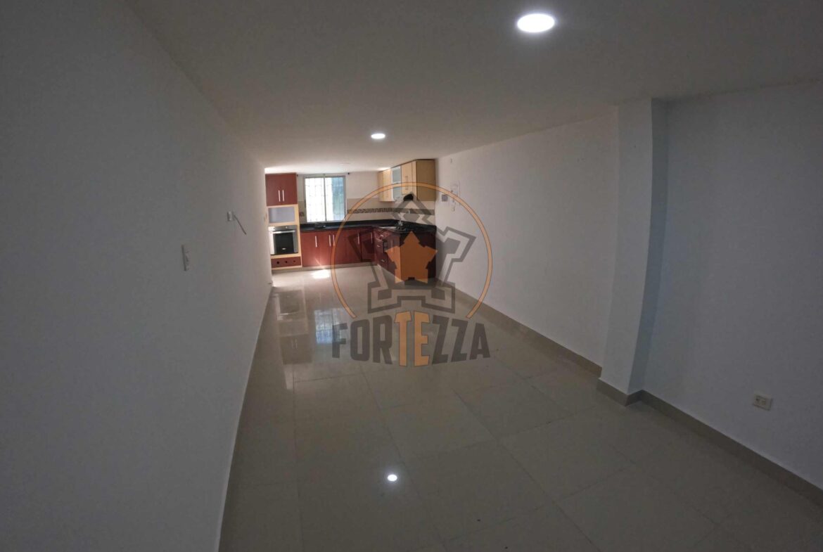Casa en arriendo, conjunto cerrado por la avenida libertadores.