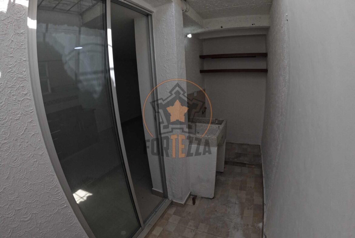 Casa en arriendo, conjunto cerrado por la avenida libertadores.