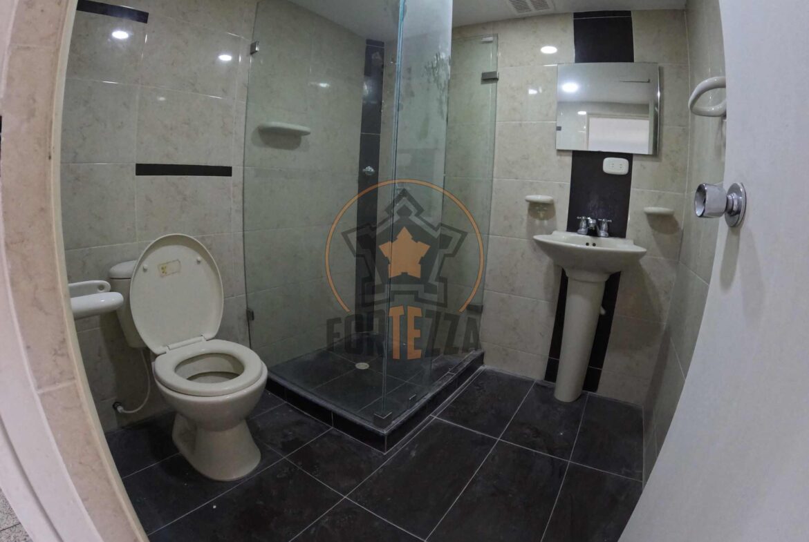 Casa en arriendo, conjunto cerrado por la avenida libertadores.