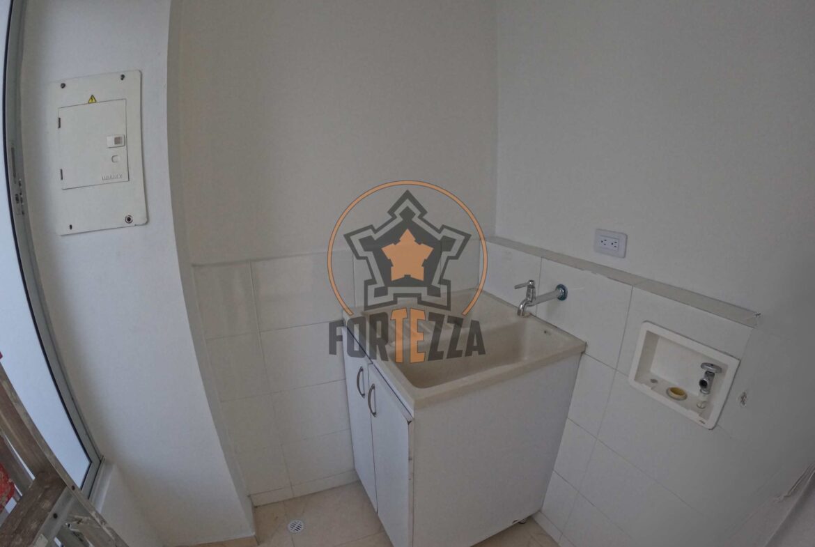 Apartamento en venta, en conjunto cerrado, Sector Prados Del Este.