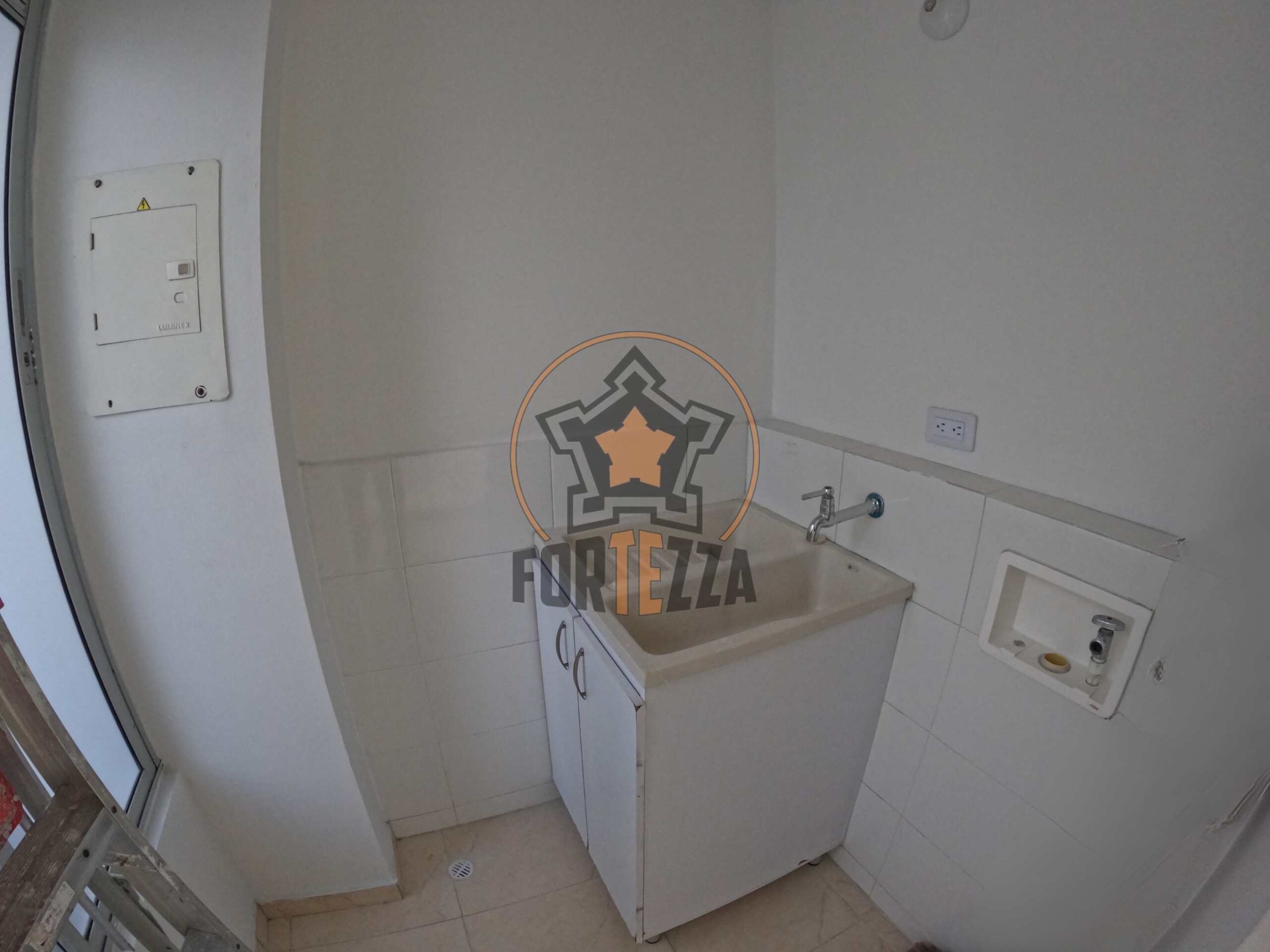 Apartamento en venta, en conjunto cerrado, Sector Prados Del Este.