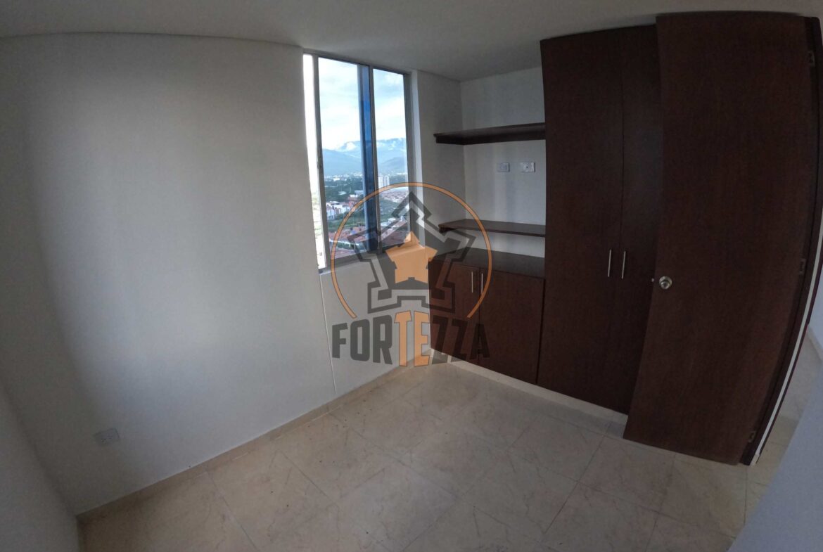 Apartamento en venta, en conjunto cerrado, Sector Prados Del Este.
