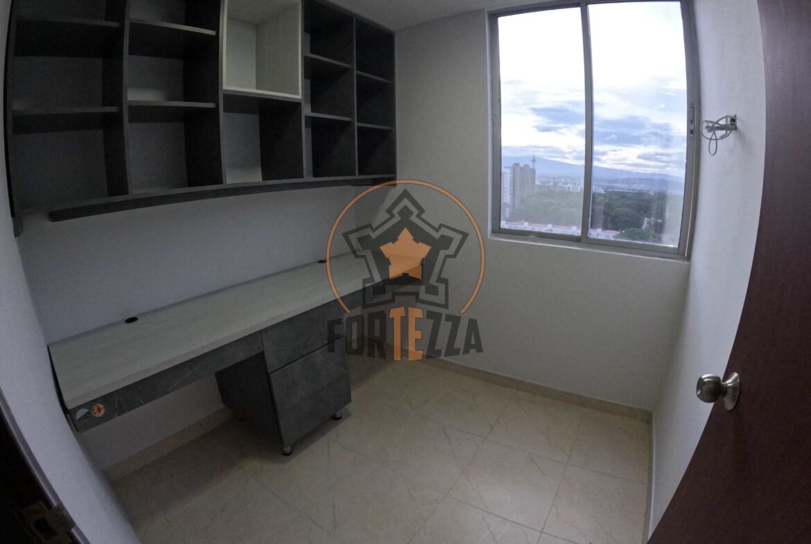 Apartamento en venta, en conjunto cerrado, Sector Prados Del Este.