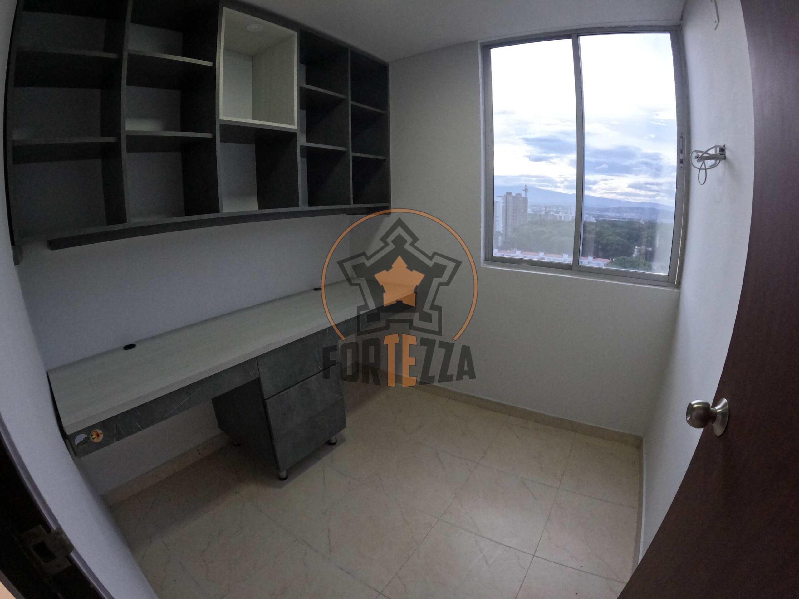 Apartamento en venta, en conjunto cerrado, Sector Prados Del Este.