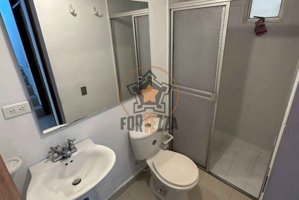 Apartamento en venta en el sector Prados Del Este.