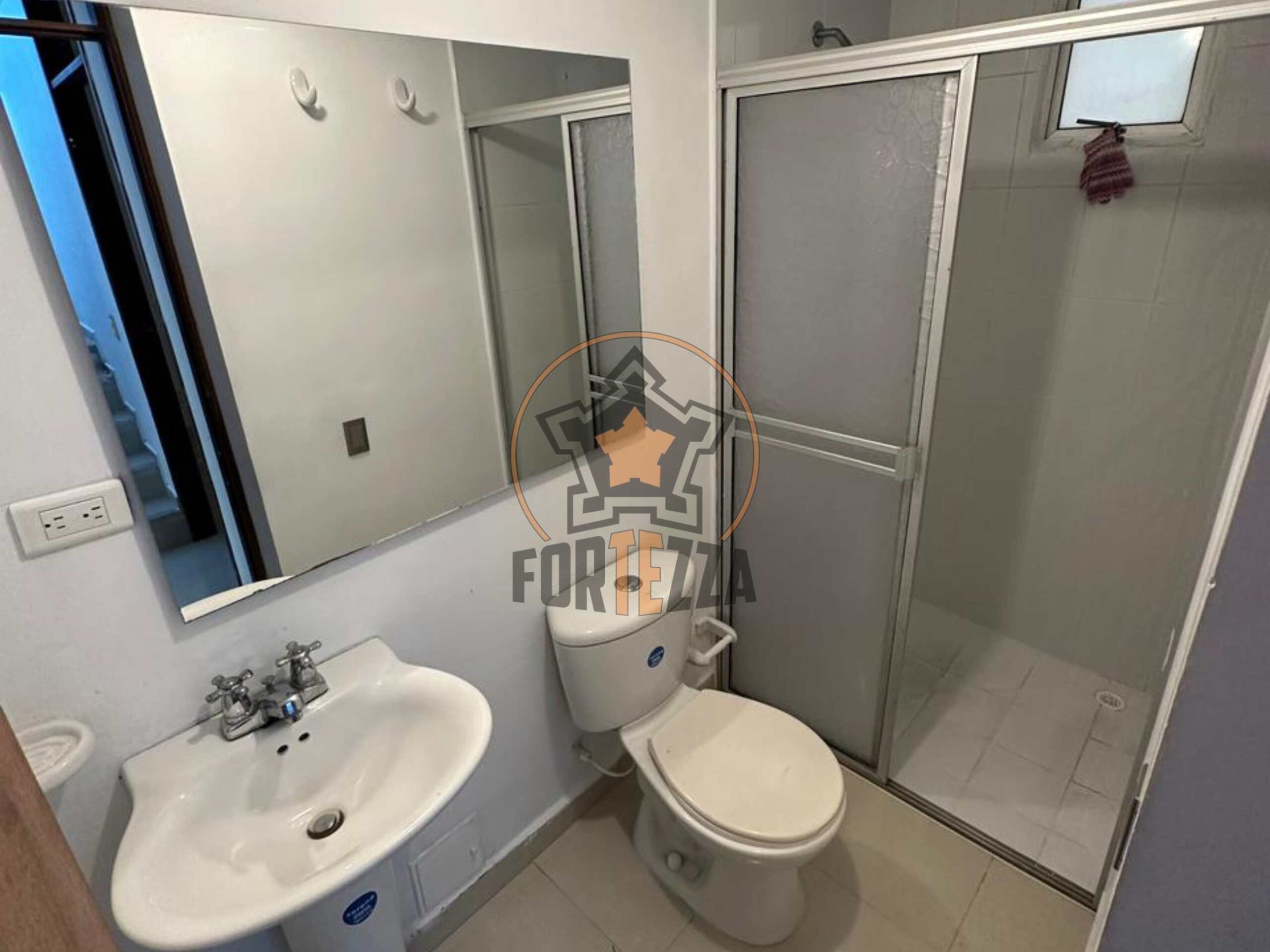 Apartamento en venta en el sector Prados Del Este.