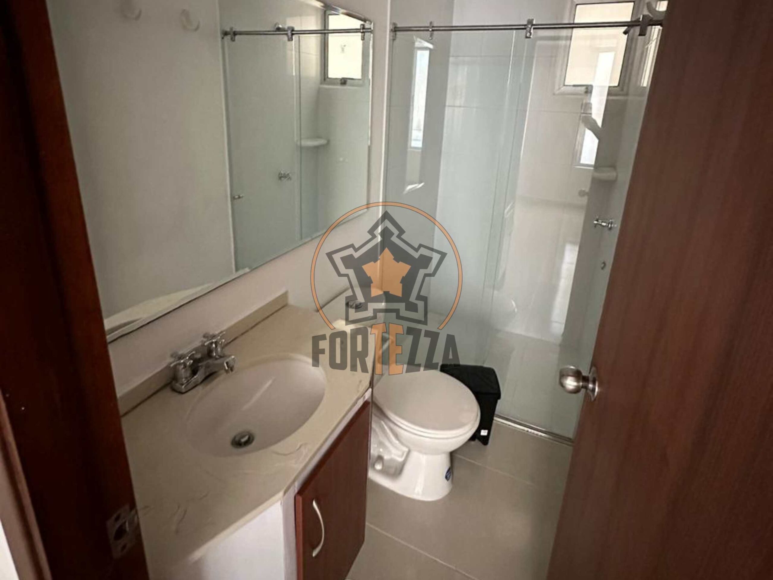 Apartamento en venta en el sector Prados Del Este.