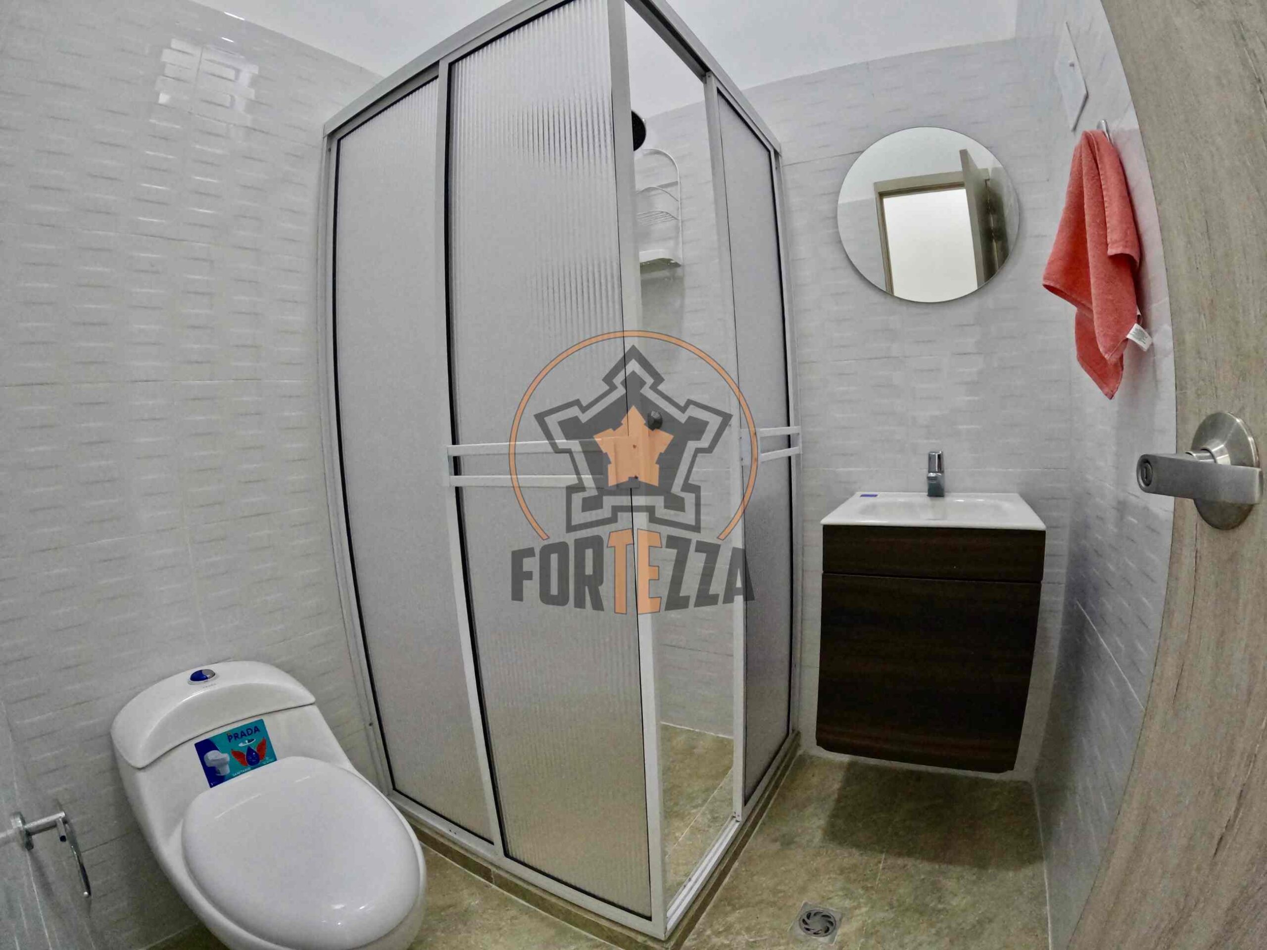 CASA DE LUJO EN VENTA, EN UN SUPER SECTOR.