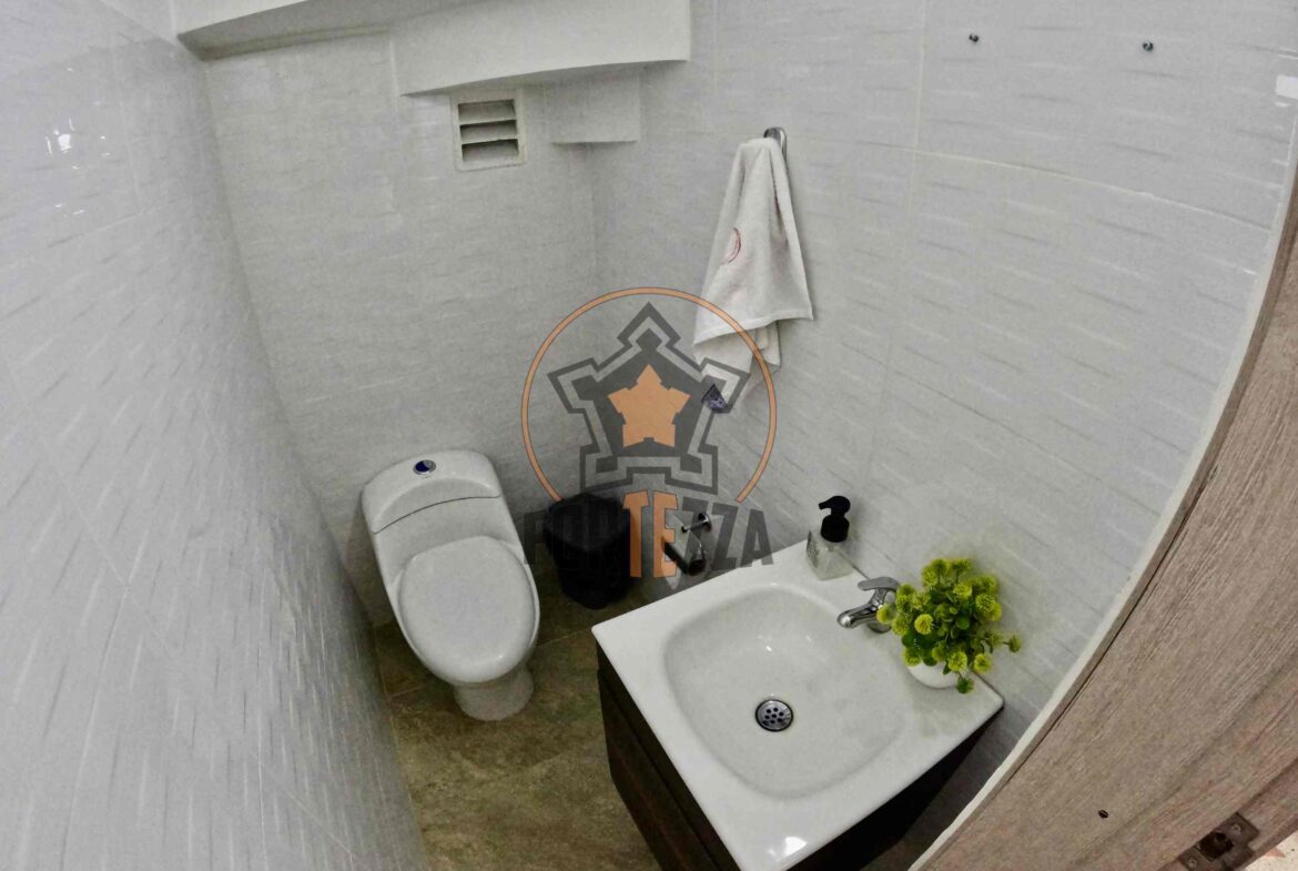 CASA DE LUJO EN VENTA, EN UN SUPER SECTOR.