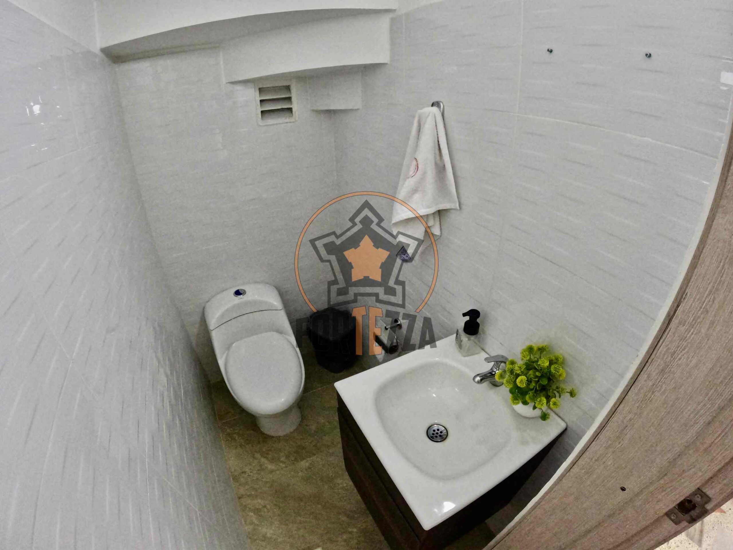 CASA DE LUJO EN VENTA, EN UN SUPER SECTOR.