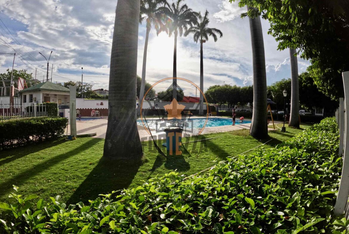 CASA DE LUJO EN VENTA, EN UN SUPER SECTOR.