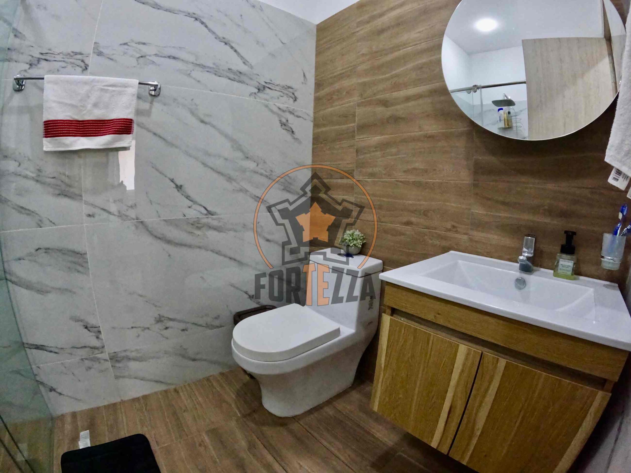 CASA DE LUJO EN VENTA, EN UN SUPER SECTOR.