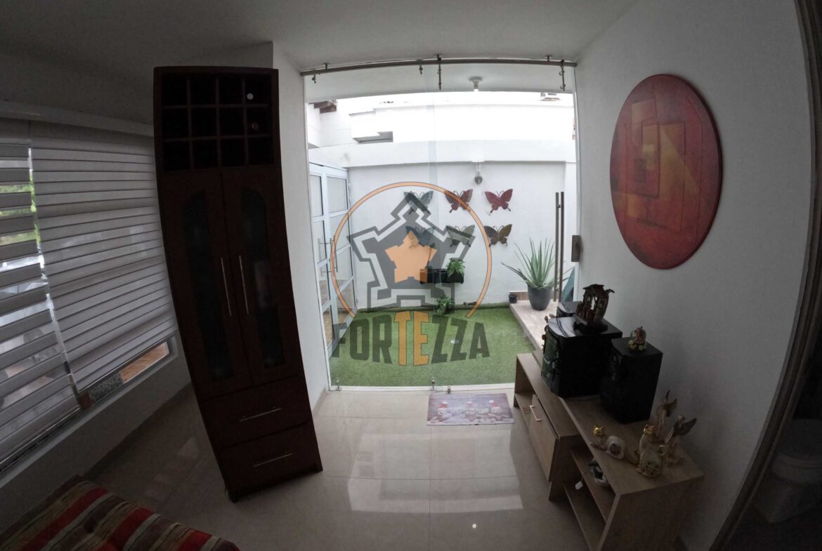 CASA DE LUJO EN VENTA, SECTOR LA FLORESTA LOS PATIOS