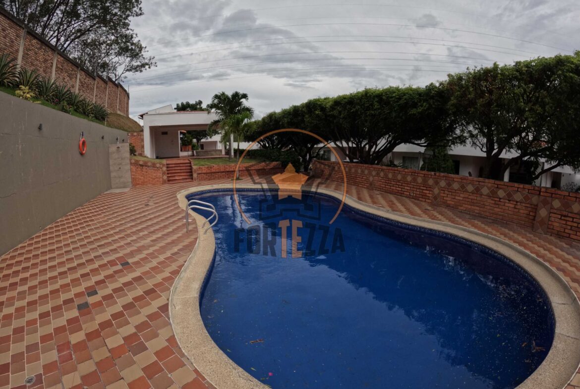 CASA DE LUJO EN VENTA, SECTOR LA FLORESTA LOS PATIOS