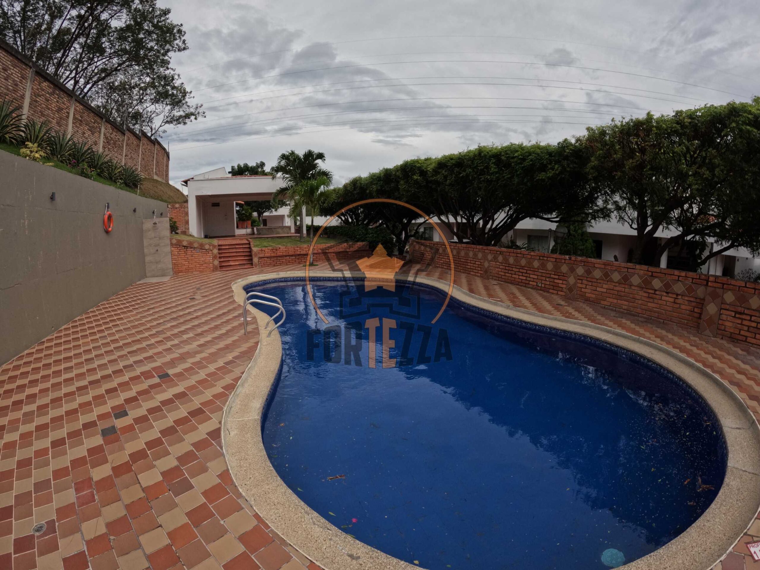 CASA DE LUJO EN VENTA, SECTOR LA FLORESTA LOS PATIOS